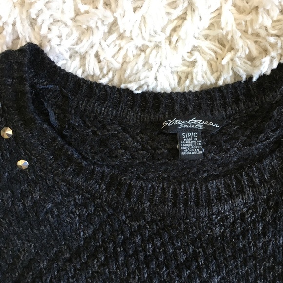 ✨WOMENS SWEATER WITH STUDDED SHOULDER DETAIL - Picture 3 of 3